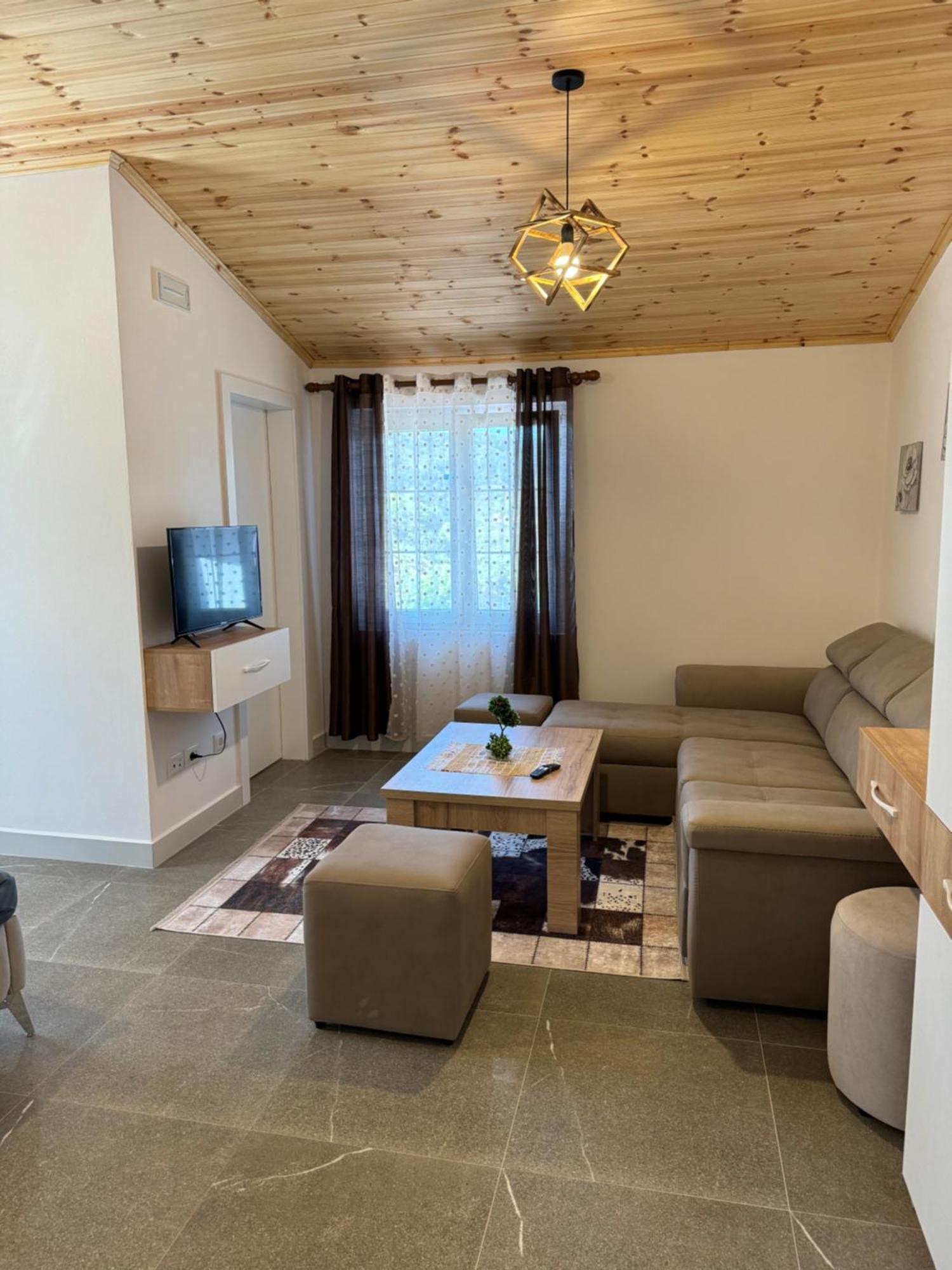 Qyteza Guest House & Camping Shkoder Exterior photo